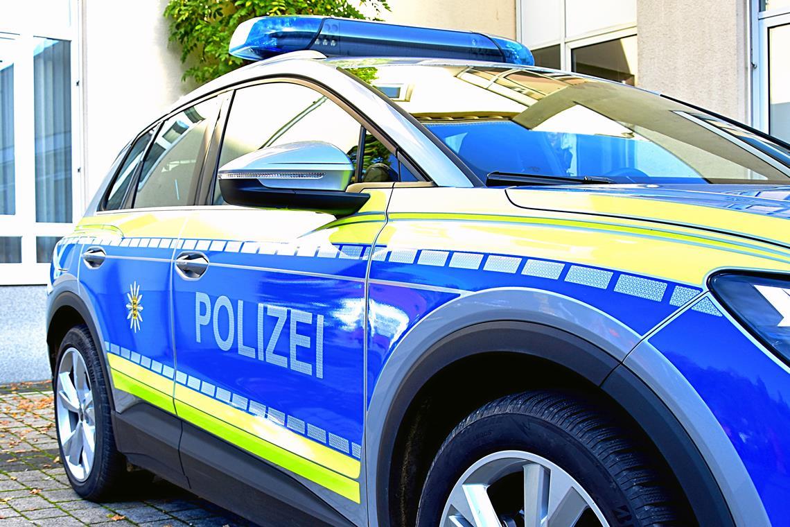 Lkw mit Arbeitsbühne rutscht in Spiegelberg in Mauer Symbolbild: Tobias Sellmaier