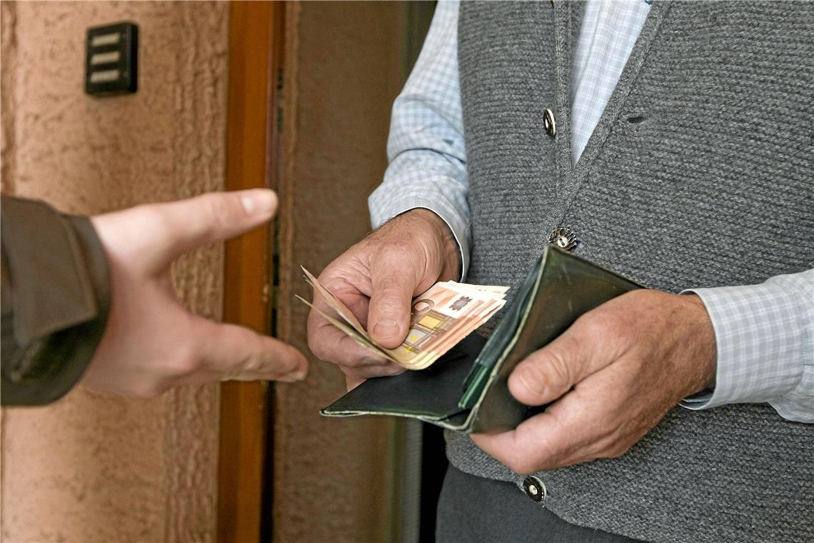 Betrugsversuch: Zeugen gesucht Symbolfoto: Imago-Stock