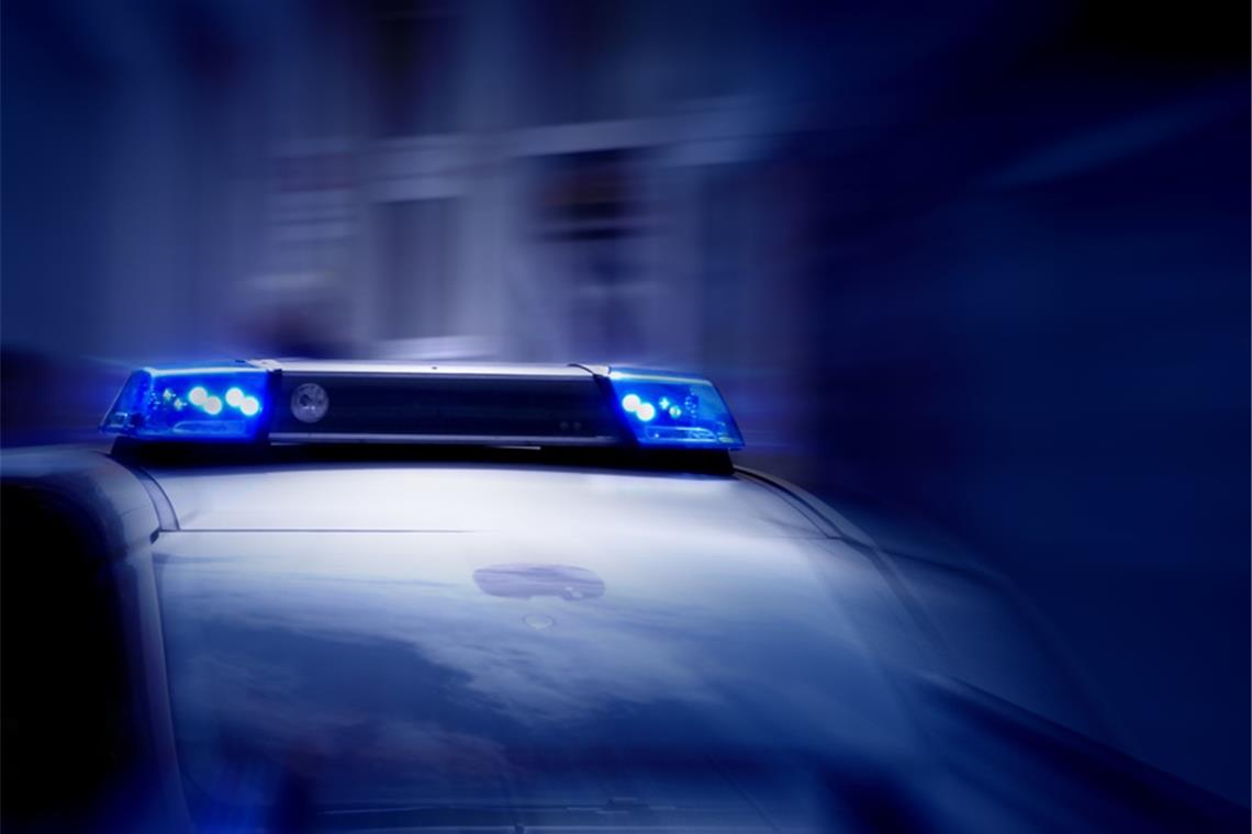 Auto überschlägt sich im Leutenbachtunnel