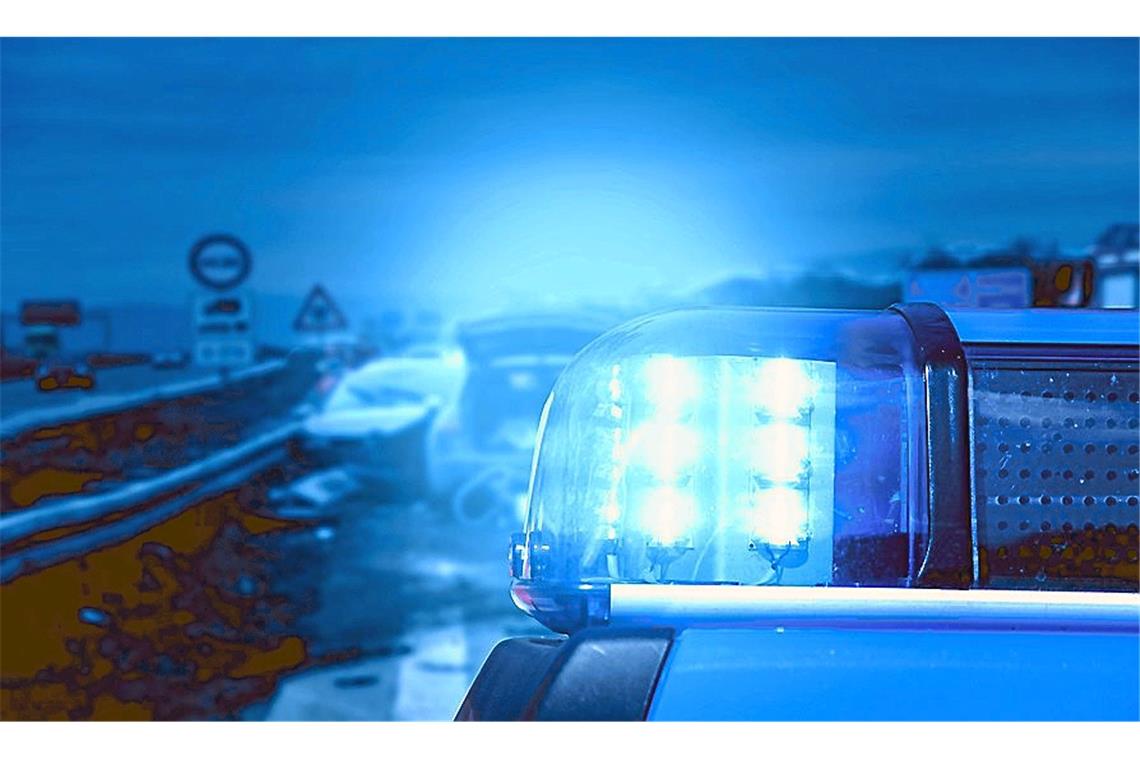 Auf Eisglätte von der Straße abgekommen Symbolfoto: Stock-Adobe