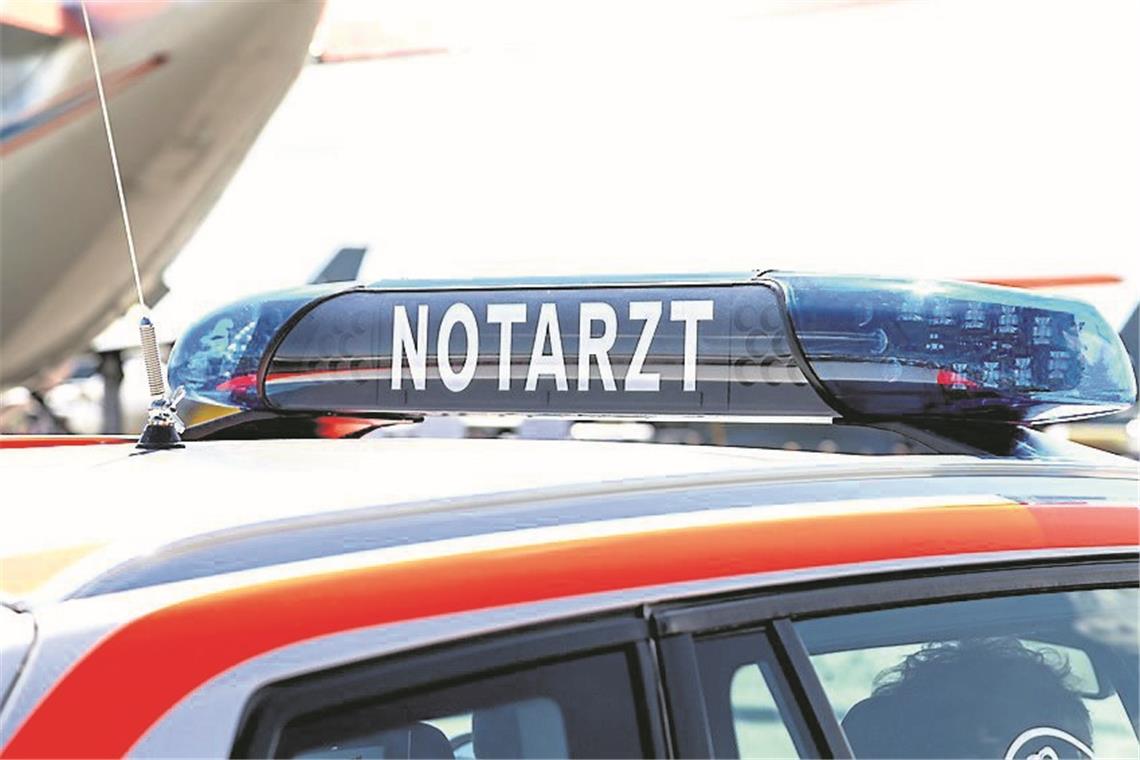 24-Jähriger stürzt aus dem Fenster