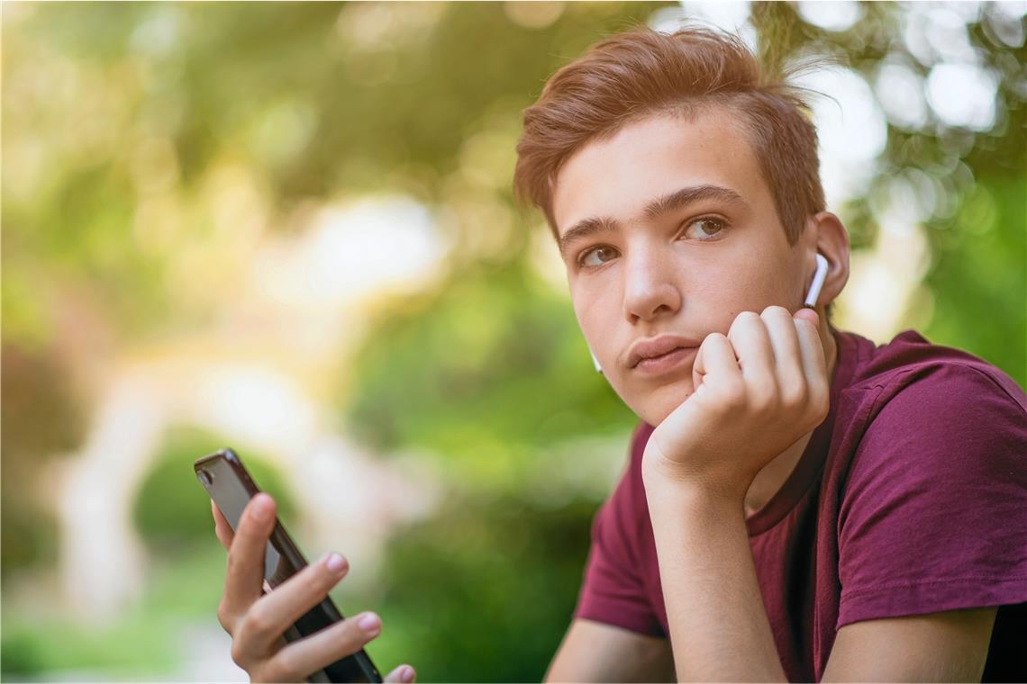 Junge Menschen als Pandemieverlierer Symbolfoto: Stock-Adobe/Valua Vitaly