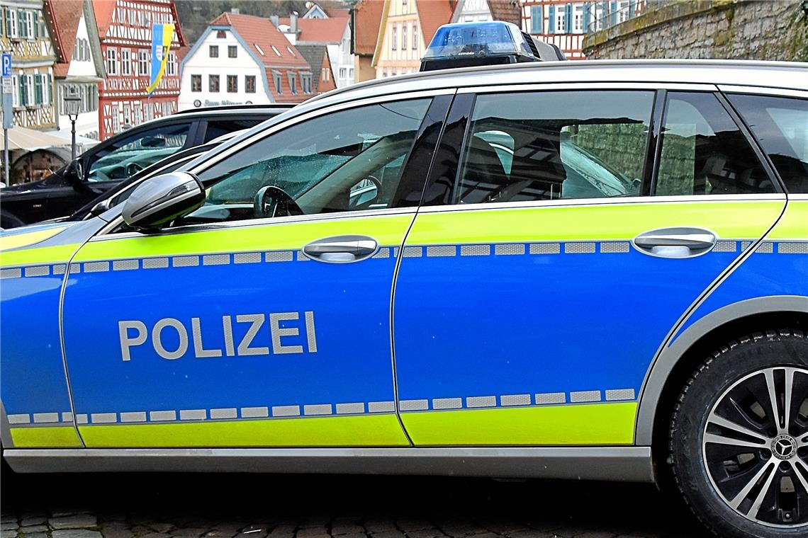 Betrunkener Autofahrer fährt in Backnang auf Vordermann auf