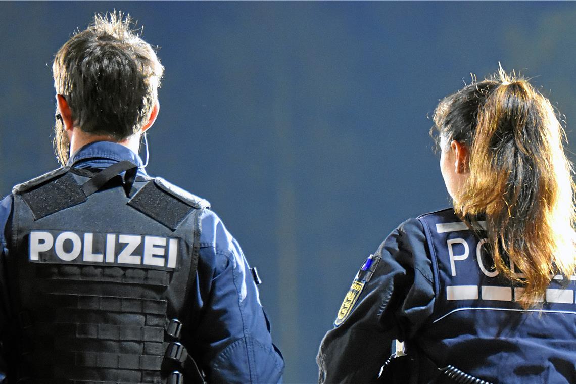 90-Jähriger verwechselt Pedale und verursacht Unfall in Weissach Symbolfoto: Tobias Sellmaier