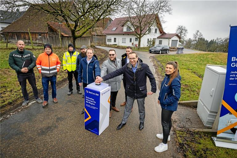 Symbolische Inbetriebnahme des Glasfasernetzes in Rottmannsberg. Foto: Alexander Becher