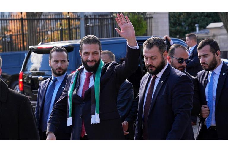 Syriens Übergangspräsident Ahmed al-Scharaa nach seinem Treffen mit US-Präsident Trump.