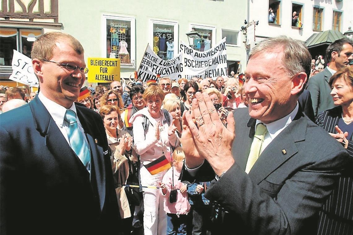 Musikalisches Aushängeschild der Stadt Szene aus dem Jahr 2006: Dirigent Günther Neher und das Städtische Blasorchester begrüßen den Bundespräsidenten Horst Köhler in Backnang.Fotos: Blasorchester, E. Layher, A. Becher