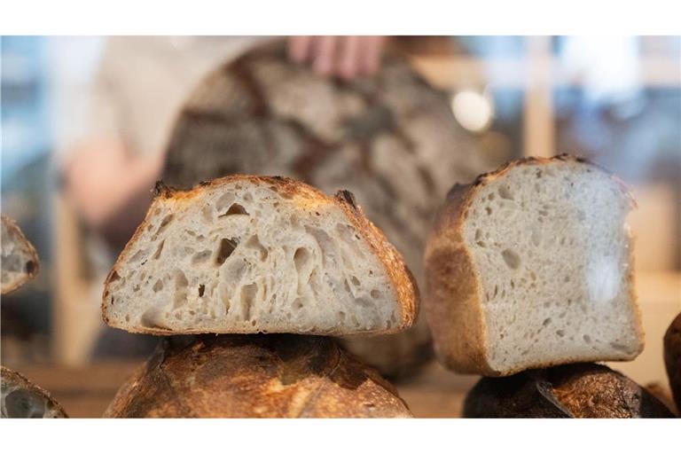 Szene-Cafés und Backstuben setzen schon länger auf den Sauerteig-Trend.