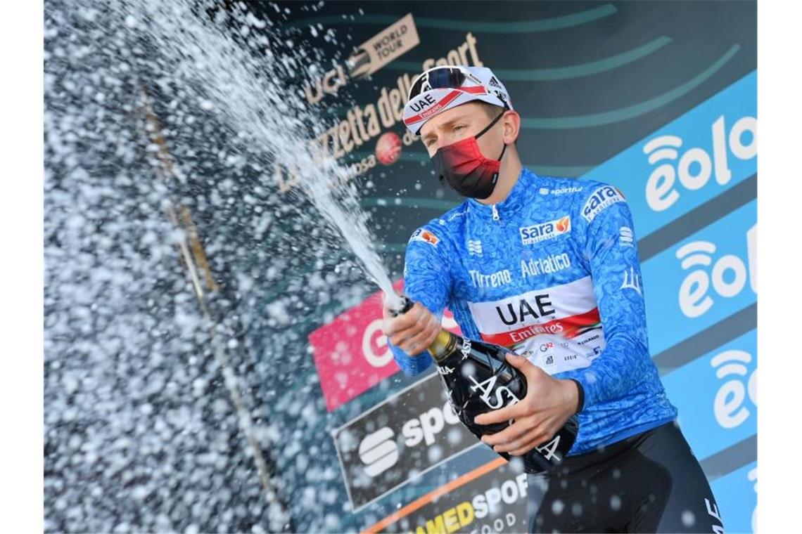 Tadej Pogacar hat die Radfernfahrt Tirreno-Adriatico gewonnen. Foto: Gian Mattia D'alberto/LaPresse via ZUMA Press/dpa