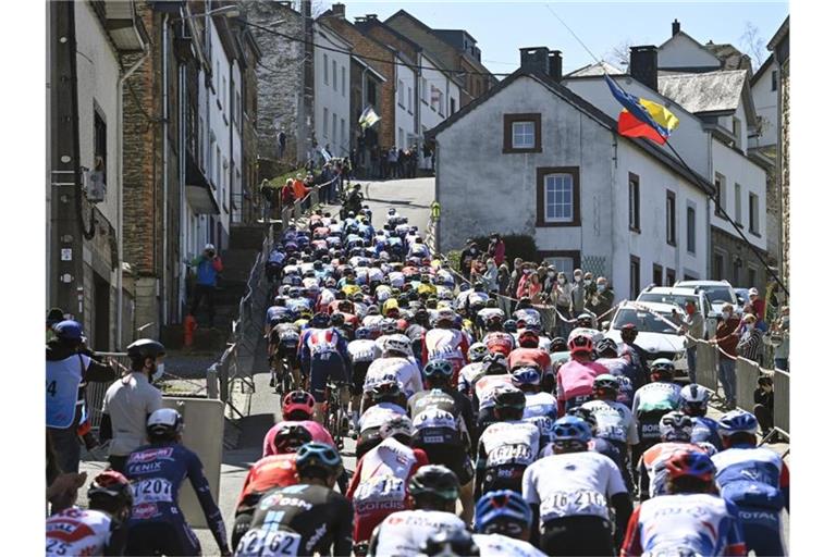 Tadej Pogacar heißt der Sieger von Lüttich -Bastogne-Lüttich 2021. Foto: Eric Lalmand/BELGA/dpa