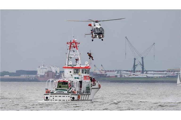 Tag der Seenotretter: Hubschraubereinsatz trifft auf maritime Action