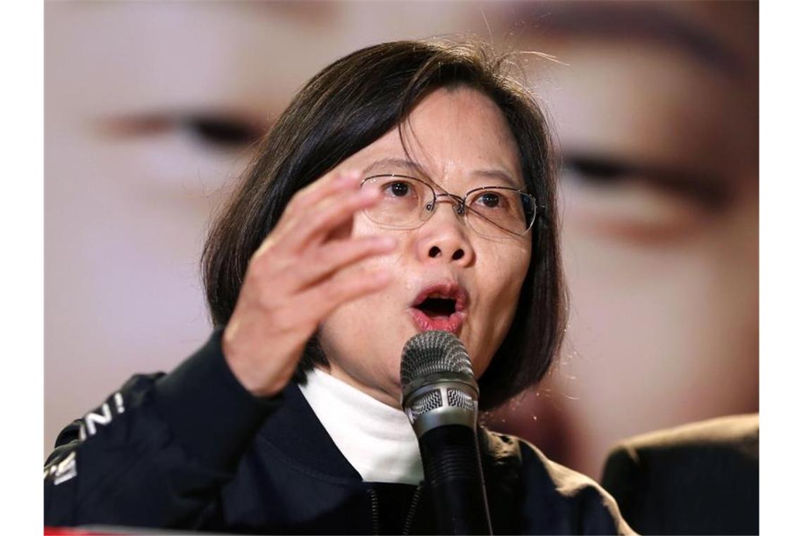 Taiwans Präsidentin Tsai Ing-wen sieht in China eine stetig wachsende Gefahr für ihr Land. Foto: Chiang Ying-Ying/AP/dpa