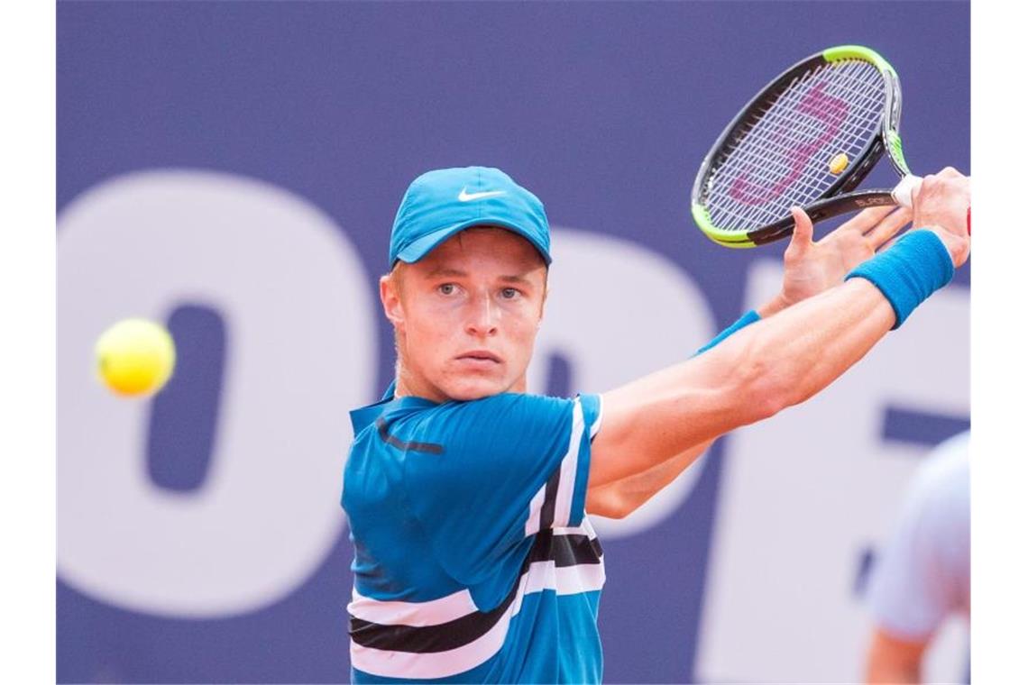 Talent Rudolf Molleker hat beim Tennisturnier in Hamburg das Achtelfinale erreicht. Foto: Daniel Bockwoldt