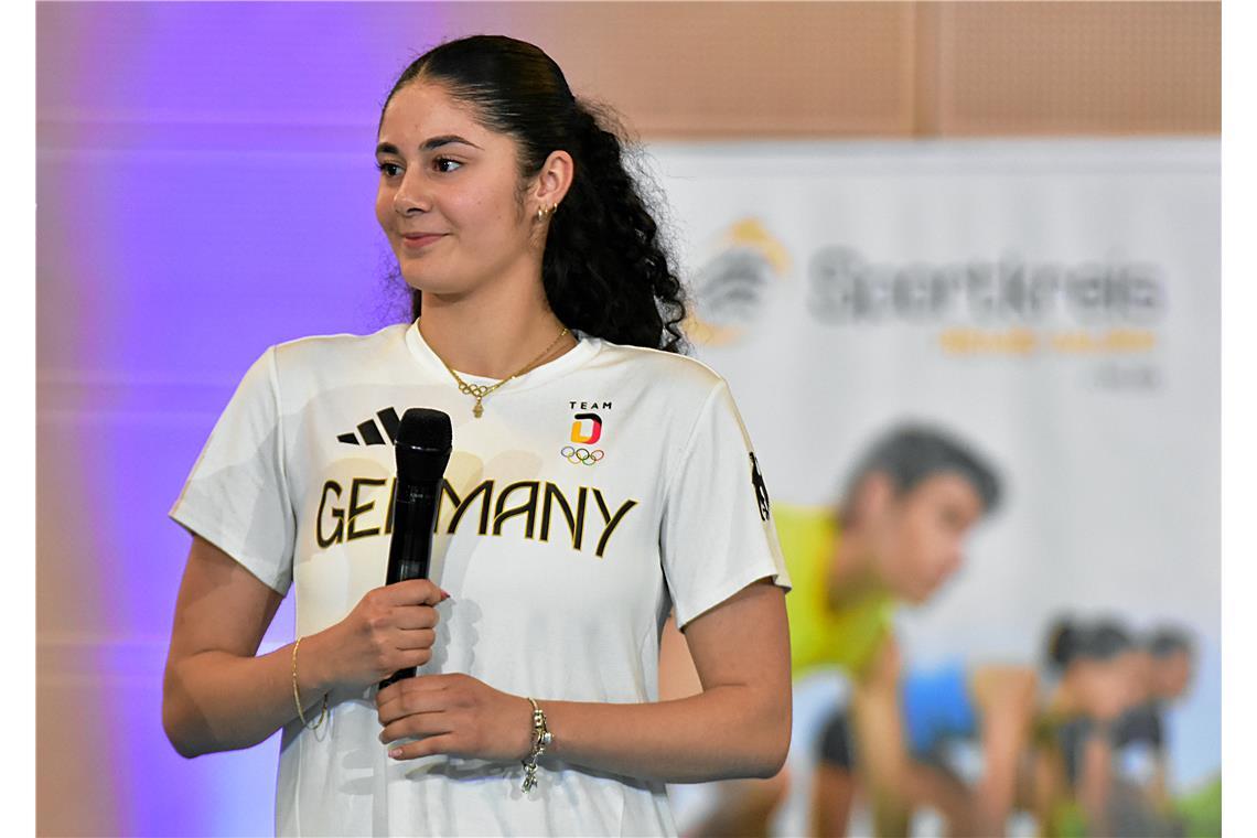 Talkgast Alina Oganesyan, Olympia-Teilnehmerin in der Rhythmischen Sportgymnasti...