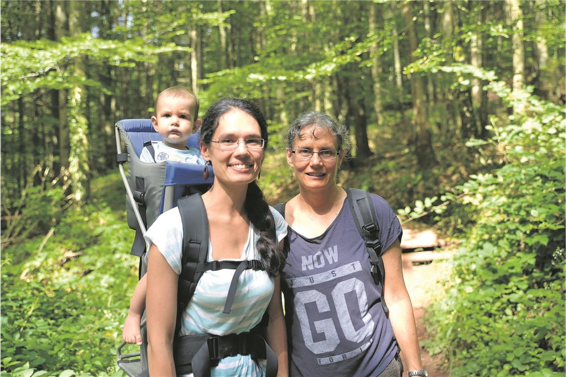 Tamara Wachtler und Christine Huber mit dem einjährigen Samuel aus Beilstein.