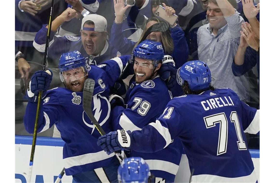 NHL: Tampa Bay Lightning holen den Stanley Cup Tampa Bay Lightning hat sich im NHL-Finale gegen die Montréal Canadiens durchgesetzt. Foto: Gerry Broome/AP/dpa