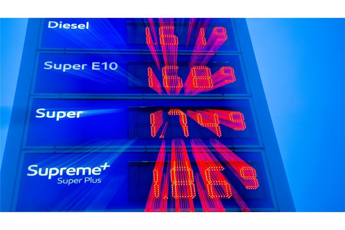 Tanken dürfte teurer werden mit dem steigenden CO2-Preis.