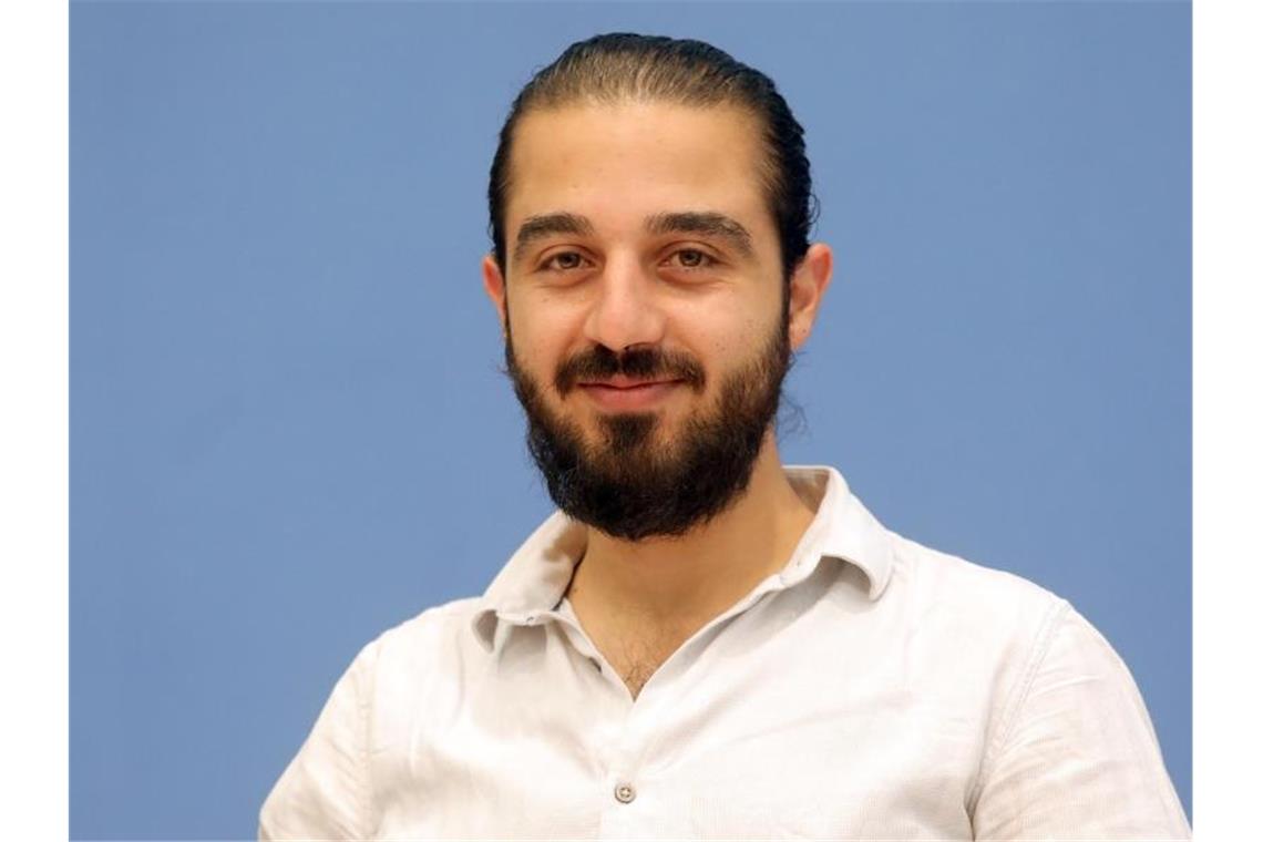 Syrien-Flüchtling Alaows zieht Bundestags-Kandidatur zurück