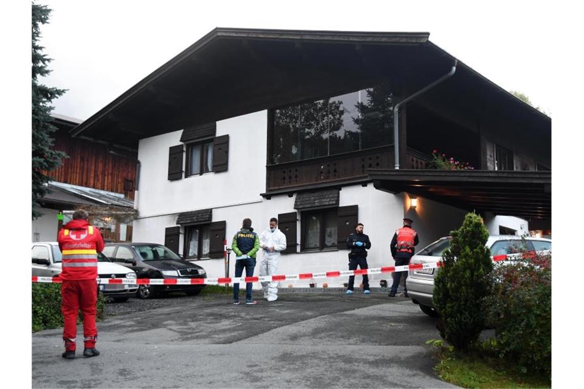Tatort in Kitzbühel: Ein 25-jähriger Mann hat in diesem Einfamilienhaus aus Eifersucht fünf Menschen erschossen. Foto: Zoom.Tirol/APA/dpa