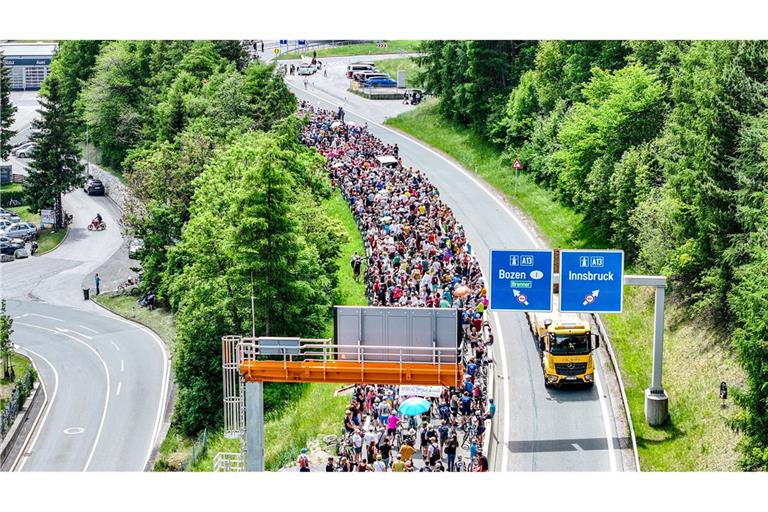 Tausende demonstrierten gegen die Umweltbelastungen durch den Transitverkehr