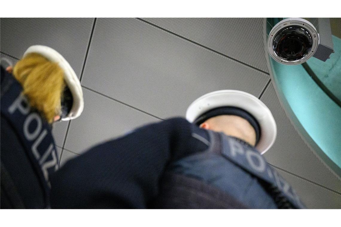 Tausende Kameras sind in Bahnhöfen installiert. (Archivbild)