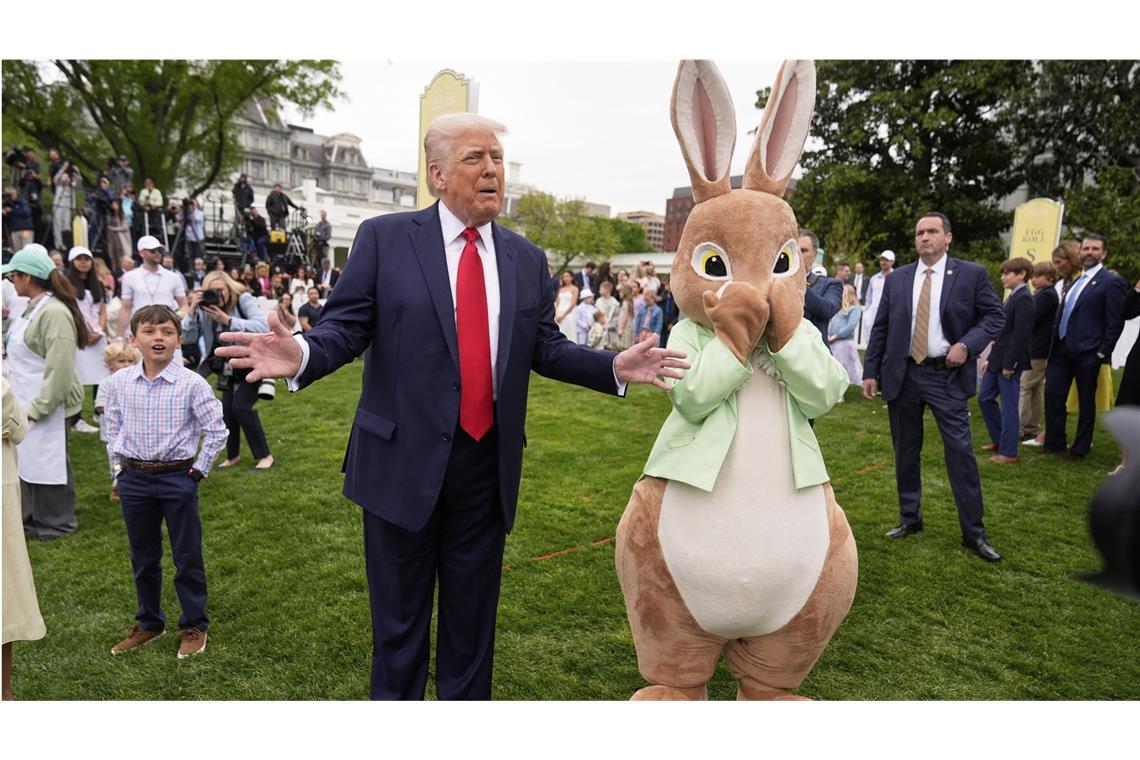 Tausende Kinder und ihre Eltern haben wieder im Garten des Weißen Hauses das traditionelle Fest „Easter Egg Roll“ gefeiert. 