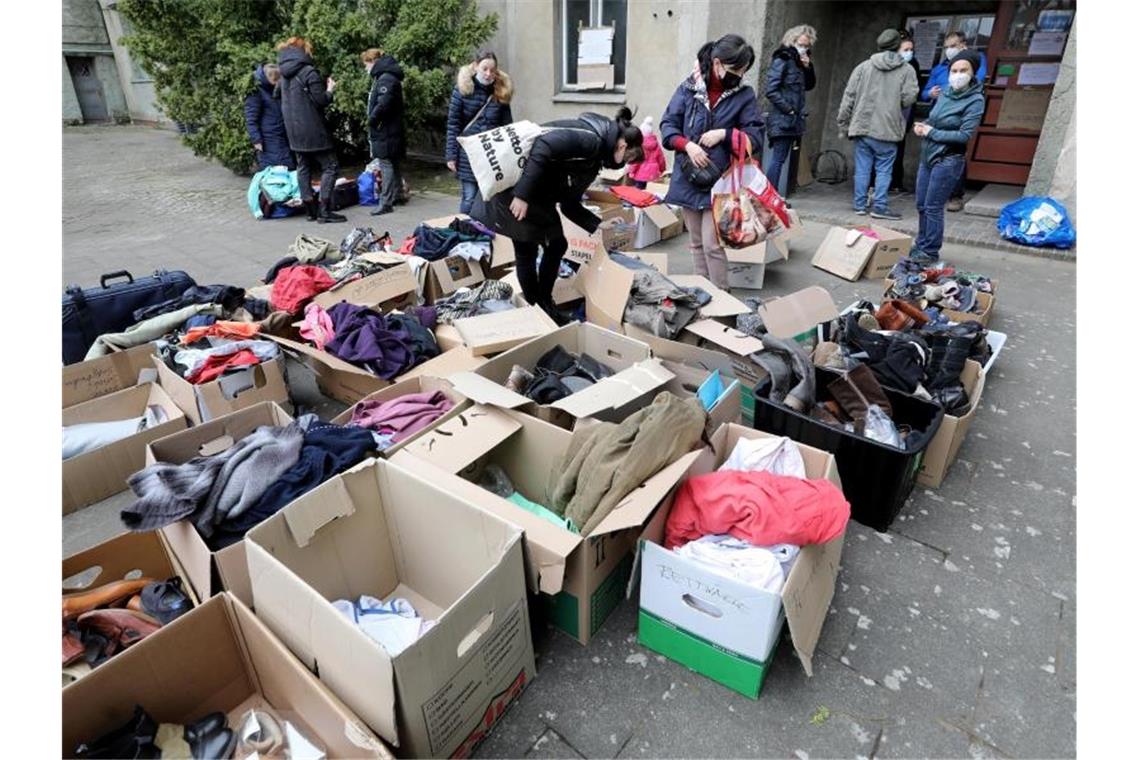 Wer zahlt für die Aufnahme der Ukraine-Flüchtlinge? Tausende Kriegsflüchtlinge kommen täglich in Deutschland an - wer trägt die Kosten?. Foto: Bernd Wüstneck/dpa-Zentralbild/dpa