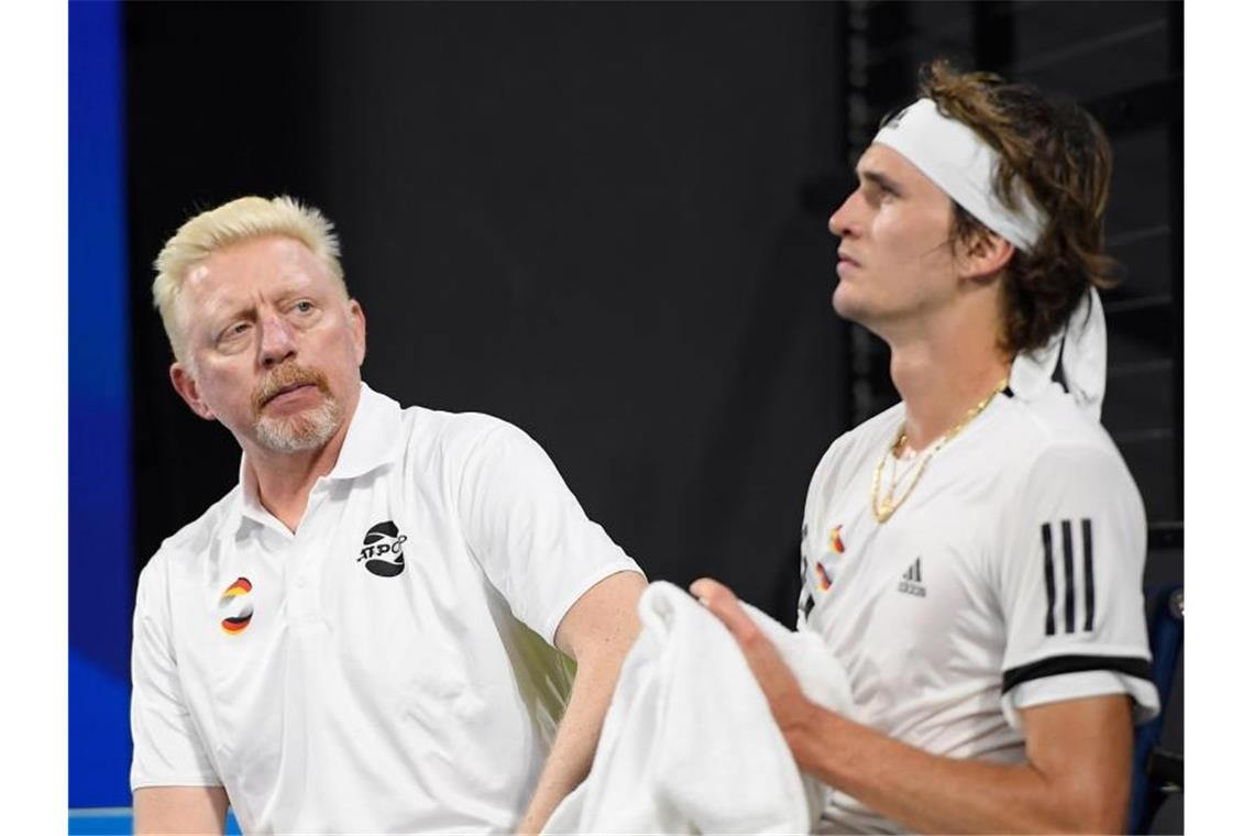 Becker über Zverev: Er ist auf der falschen Straße Team-Kapitän Boris Becker und Alexander Zverev beim ATP Cup in Australien. Foto: Albert Perez/AAP/dpa