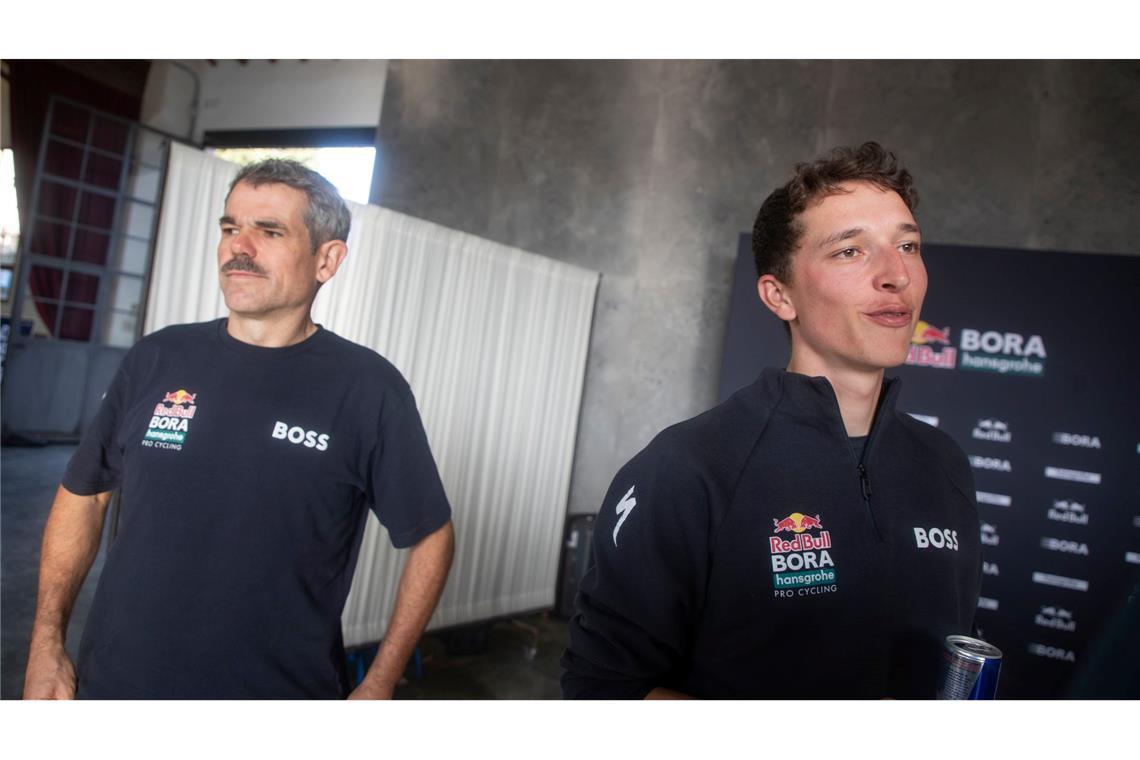 Teamchef Ralph Denk (l.) verbindet große Hoffnungen mit Florian Lipowitz.