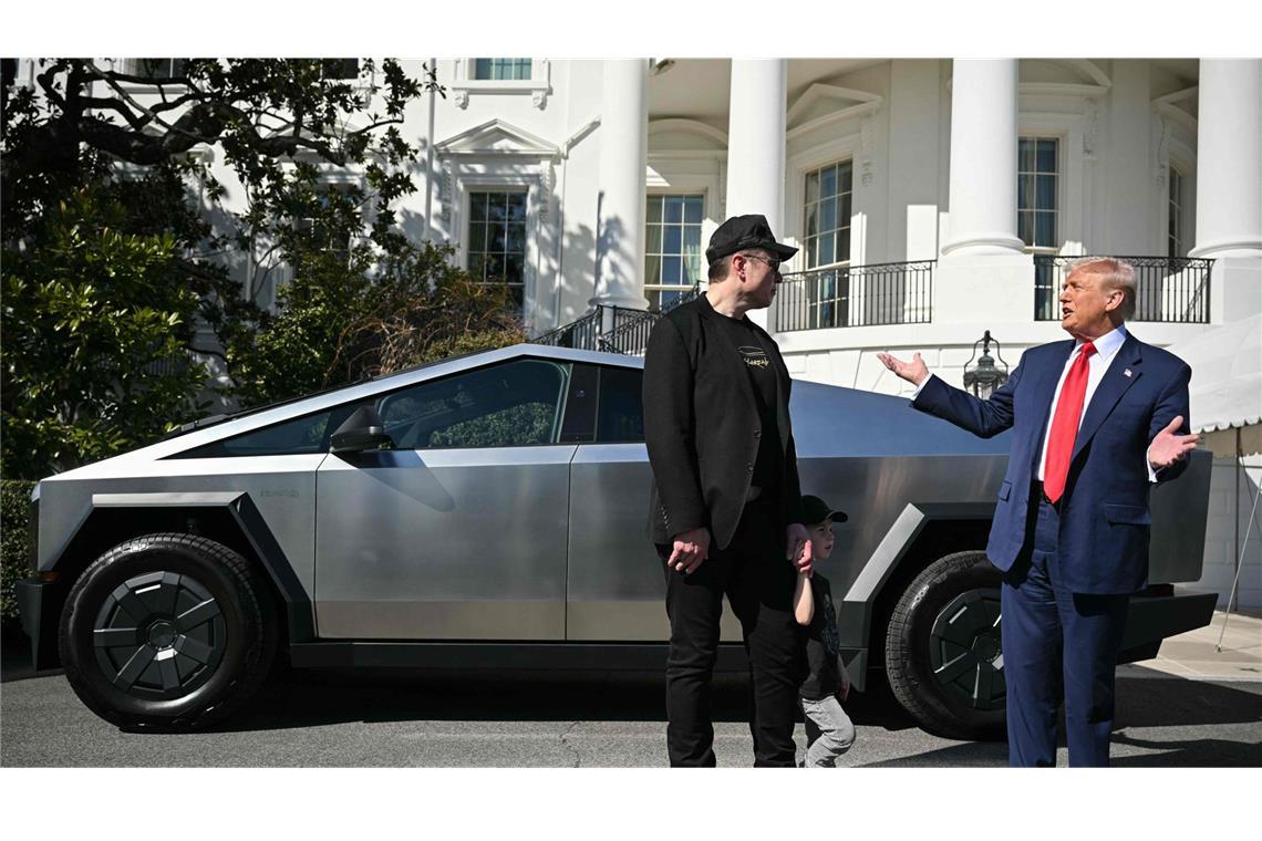 Trump: Musk muss zurück zu Autos und Raketen Tech-Milliardär Elon Musk und US-Präsident Donald Trump. (Archivbild)