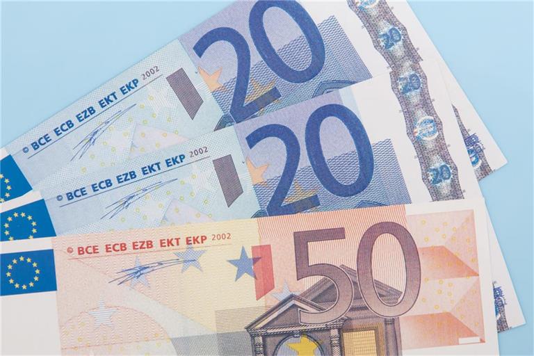 90 Euro für Umfrage erhalten Teilnehmer der Umfrage erhalten 90 Euro.