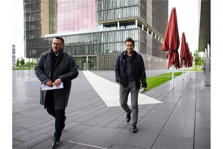 Tekin Nasikkol, Gesamtbetriebsratsvorsitzender der Stahlsparte von Thyssenkrupp und Oliver Burkhard, Vorstand Personal und Arbeitsdirektor der Thyssenkrupp AG. Foto: Guido Kirchner