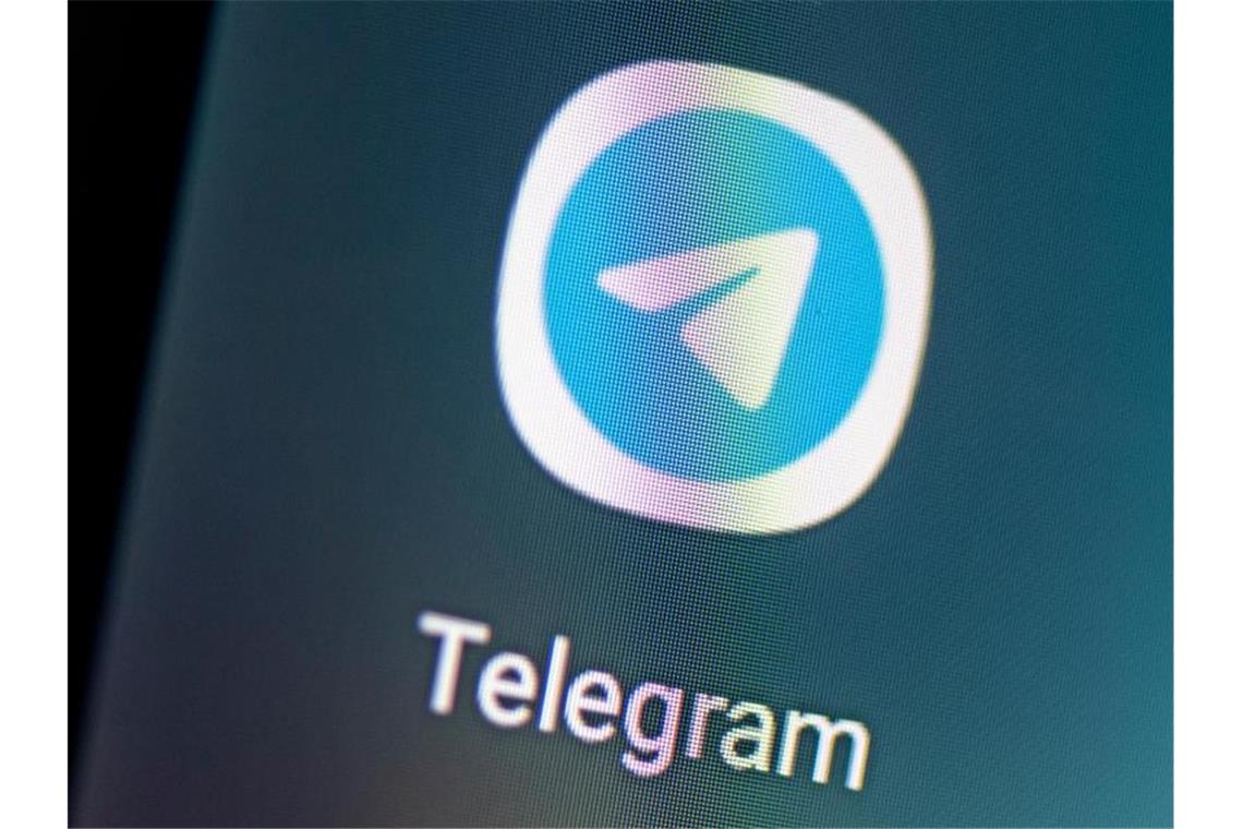 Bundesregierung wegen Hetze in Kontakt mit Telegram Telegram hat den Ruf, jegliche Inhalte ohne Moderation zuzulassen. Foto: Fabian Sommer/dpa