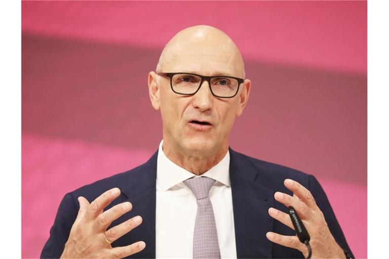 Telekom-Chef Tim Höttges: „Wir wollen die starke Entwicklung der vergangenen Jahre noch übertreffen.“. Foto: Oliver Berg/dpa