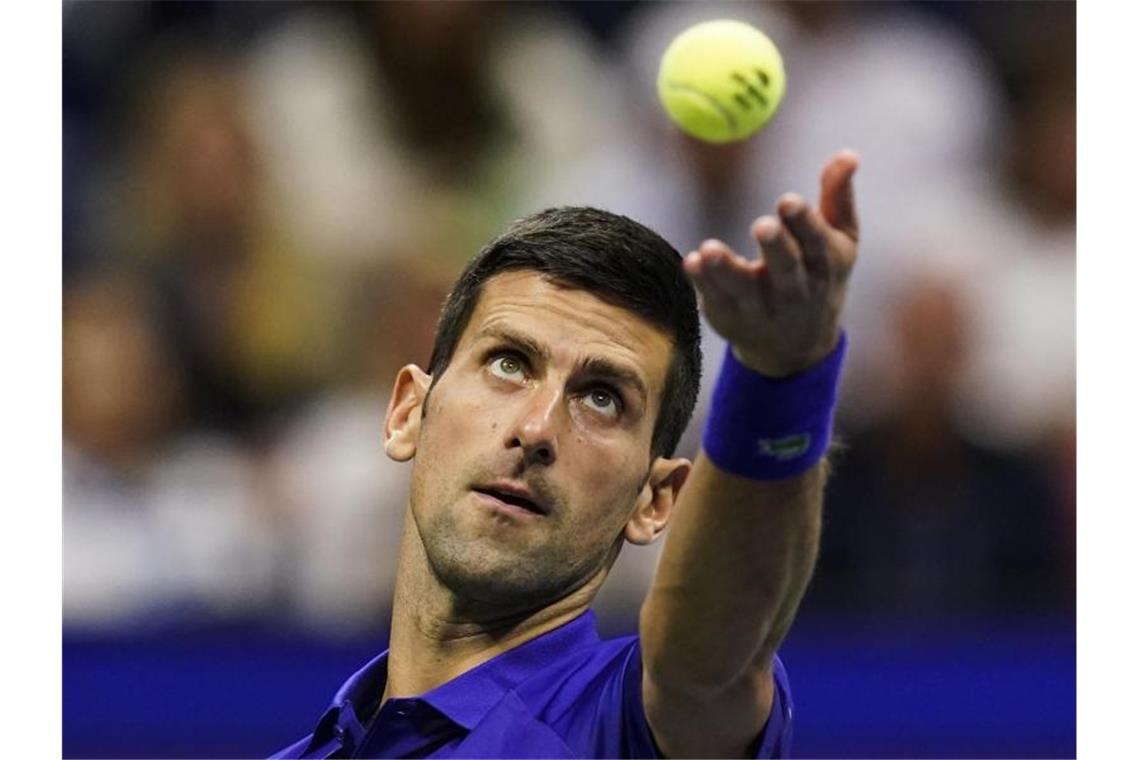 Kimmich wartet - Wie der Sport mit dem Impfen umgeht Tennis-Star Novak Djokovic möchte sich nicht zu seinem Impfstatus äußern. Foto: Elise Amendola/AP/dpa