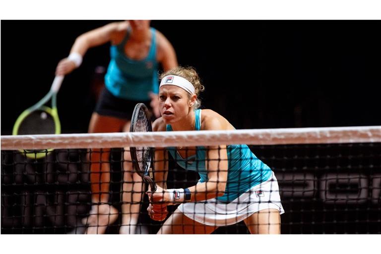 Tennisspielerin Laura Siegemund (vorne) und ihre neue Doppelpartnerin Barbora Krejcikova haben  Halbfinale erreicht.