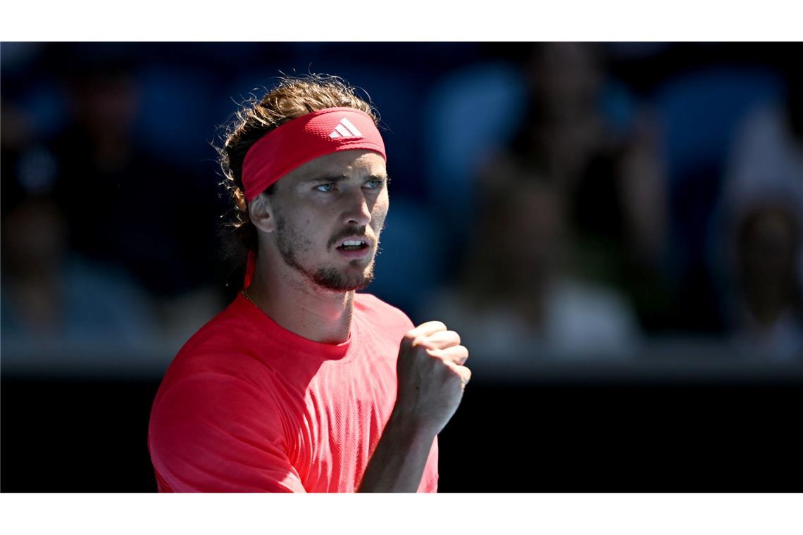 Shirt ausziehen: Fans bringen Sieger Zverev in Verlegenheit Tennisstar Alexander Zverev freut sich über den Achtelfinal-Einzug