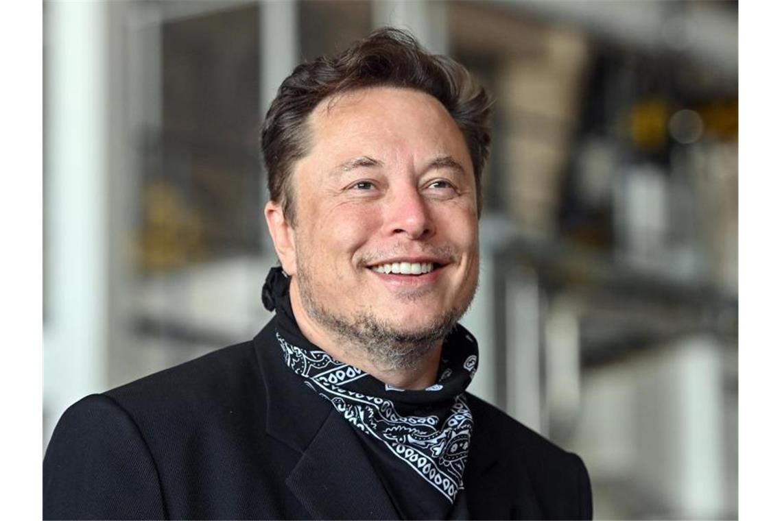 Musk spendete Tesla-Aktien im Milliardenwert Tesla-Chef Elon Musk gehört zu den reichsten Menschen der Welt. Foto: Patrick Pleul/dpa-Zentralbild/dpa/Archivbild