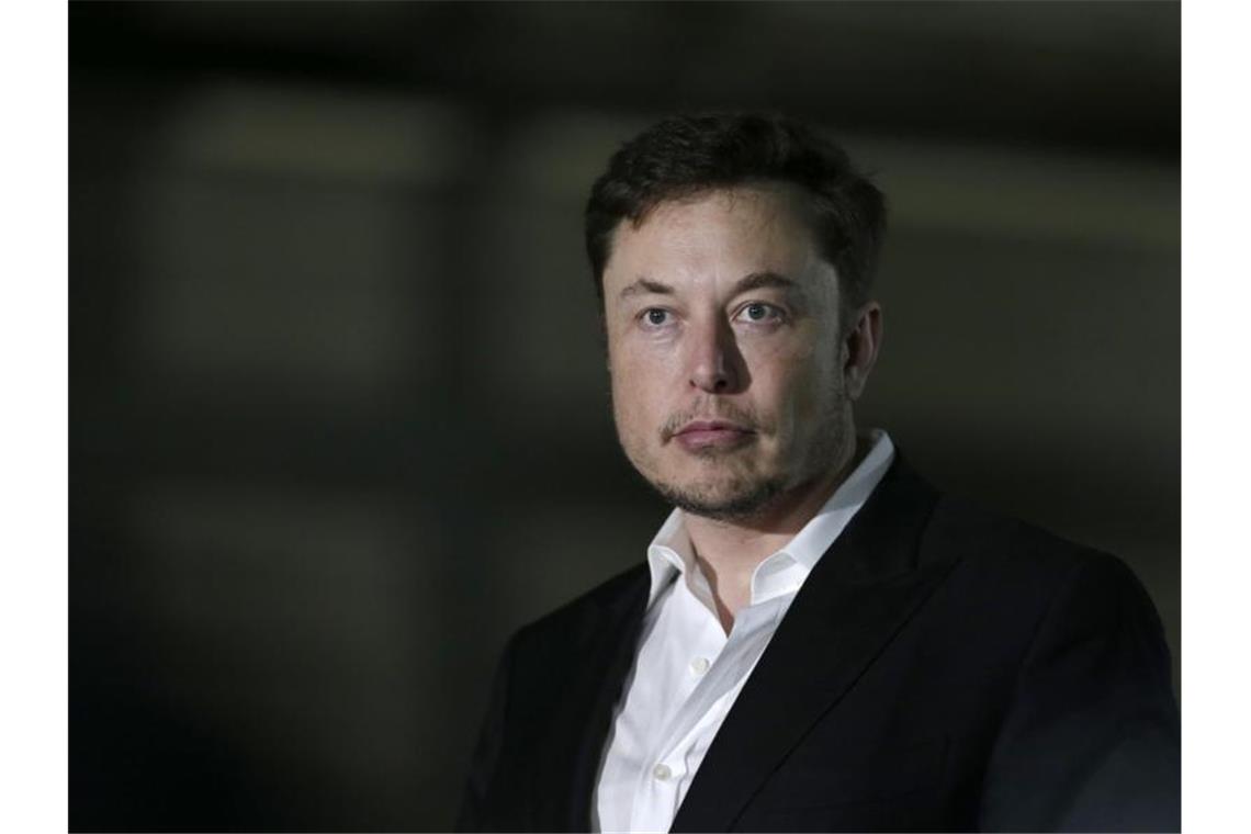 Tesla-Chef Elon Musk sorgt nicht das erste Mal mit einem Tweet für Aufregung. Foto: Kiichiro Sato/AP/dpa