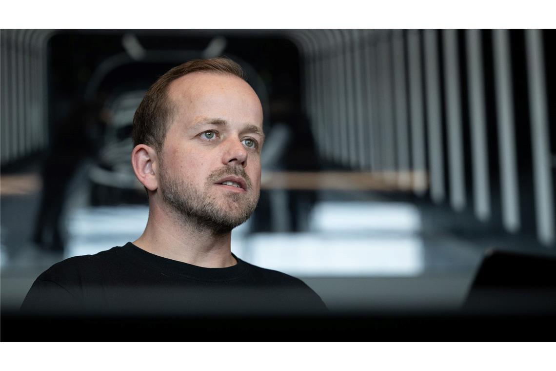 Tesla-Werksleiter André Thierig kritisiert die IG Metall, die Vorwürfe zurückweist. (Archivbild)