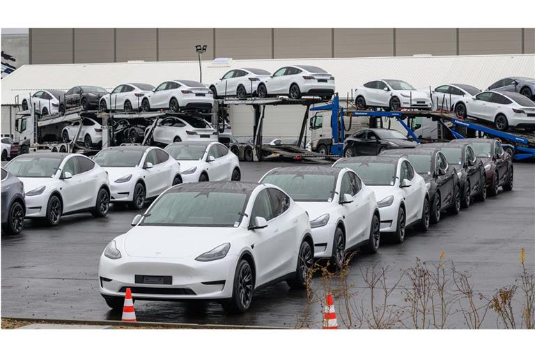 Tesla will bei seinem Robotaxi-Dienst nach bisherigen Angaben handelsübliche Model-Y-Fahrzeuge einsetzen.