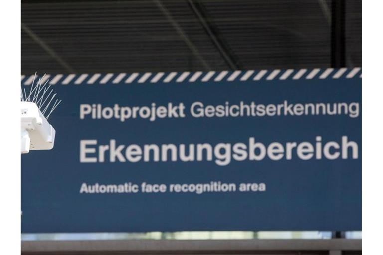 Test der automatischen Gesichtserkennung im Bahnhof Südkreuz in Berlin. Foto: Jörg Carstensen/dpa/Archiv