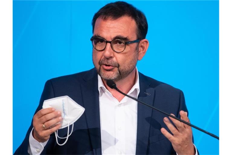 Test-Kosten für Kinder, Schwangere und Menschen mit Vorerkrankungen sollen nach der Vorstellung von Bayerns Gesundheitsminister Klaus Holetschek (CSU)auch weiter übernommen werden. Foto: Sven Hoppe/dpa