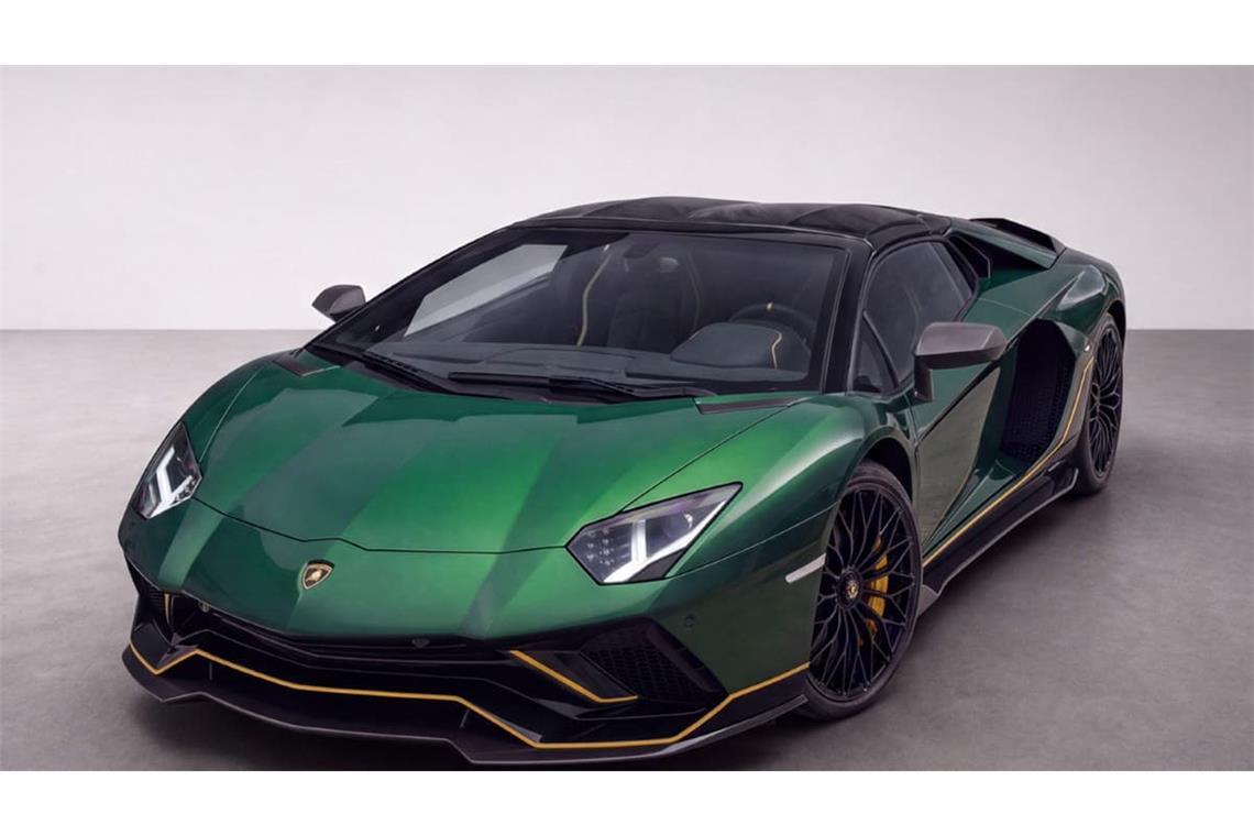 Teuerstes Stück: Ein Lamborghini Aventador in metallic-grün ist der Star der Auktion.