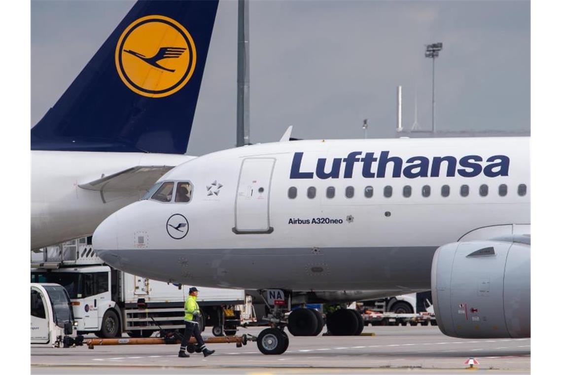 Lufthansa sieht viele Turbulenzen voraus - Kurs bricht ein