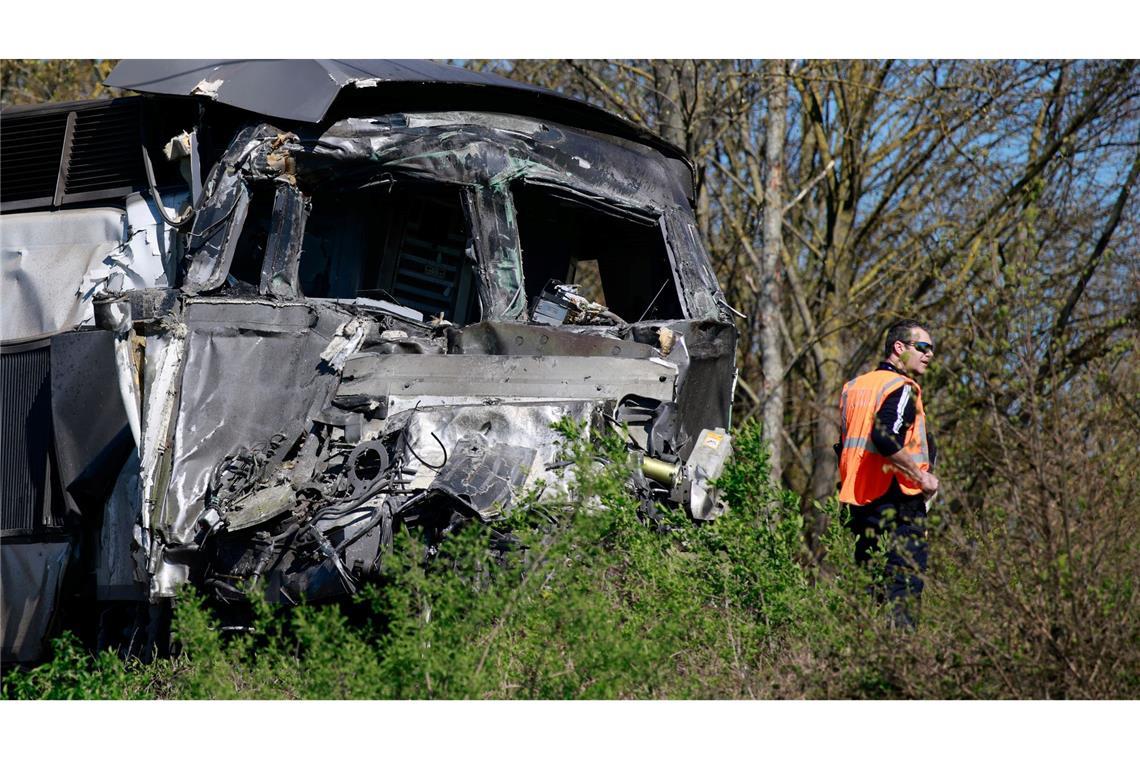 TGV kollidiert mit Laster in  Bully-les-Mines