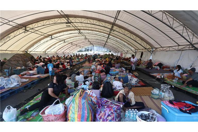 Thailands Armee hat die Bevölkerung der Grenzregion zu Kambodscha aufgerufen, sich in Schutzunterkünften in Sicherheit zu bringen.