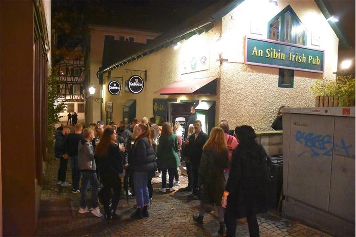 The Blackbyrds im sehr engen und kuscheligen An Sibin Irish Pub, Livenacht 2019,...