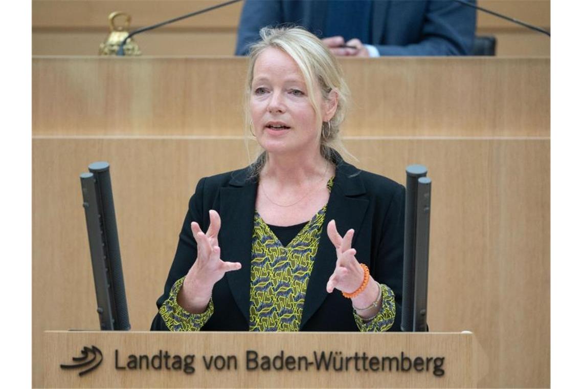 Thekla Walker (Bündnis 90/Die Grünen), Ministerin für Umwelt, Klima und Energiewirtschaft, spricht. Foto: Marijan Murat/dpa/Archivbild