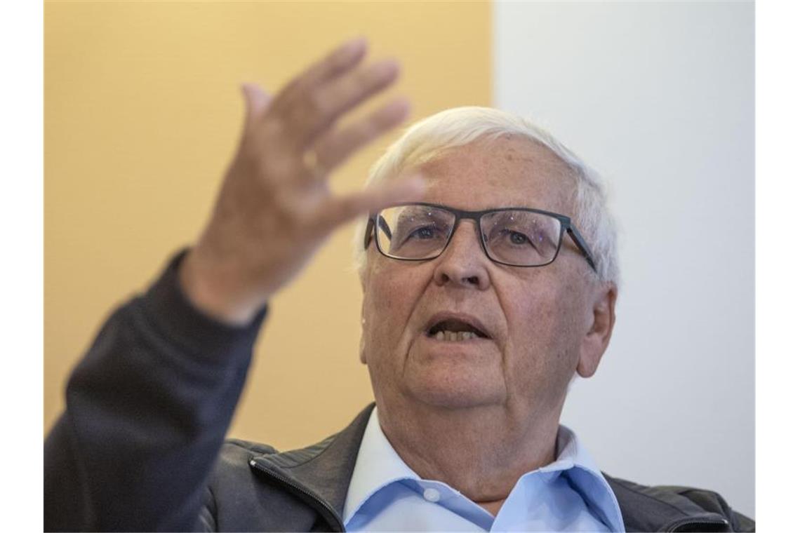 Zwanziger: Schwere Vorwürfe gegen Ermittler in WM-Affäre Theo Zwanziger wehrt sich gegen die Anklage der Schweizer Bundesanwaltschaft. Foto: Boris Roessler